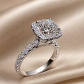 White Gold Elegant Inlaid Zirconia Ring